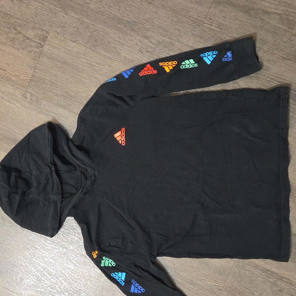 Adidas • T-Shirt Hoodie